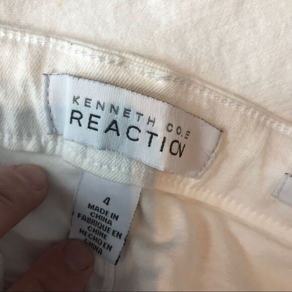 Kenneth Cole Reaction Distressed Denim Crops sz 4 - Picture 5 of 5